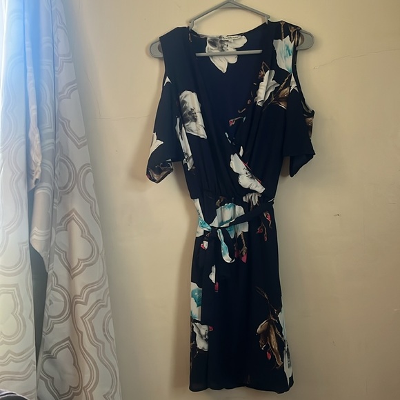 Floral Charlotte Russe Navy Wrap Dress - Picture 2 of 4